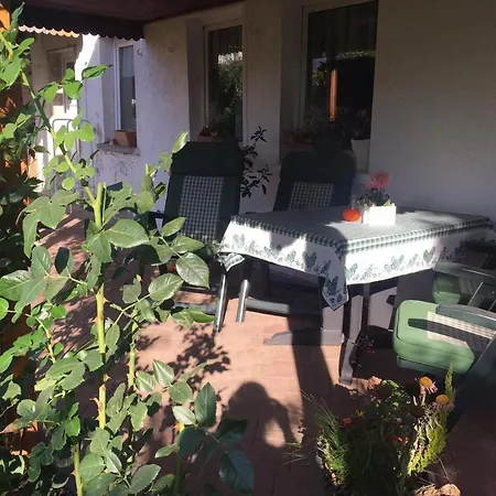 Gaestehaus Schatz In דירה ארפורט