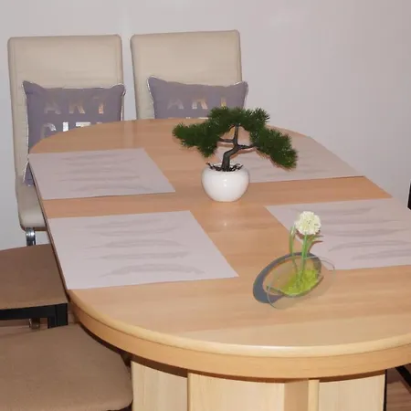 דירה Gaestehaus Schatz In