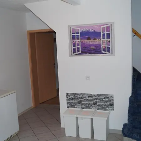 Gaestehaus Schatz In דירה *