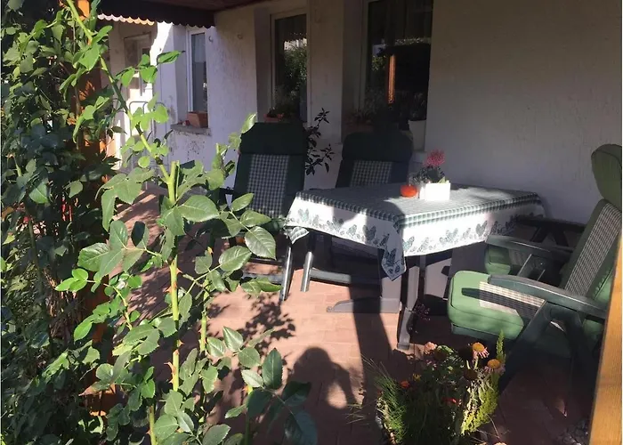 Gaestehaus Schatz In דירה ארפורט